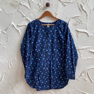 Duluth Trading Women's Wrinklefighter Tunic Top Bird Print - sz. Med